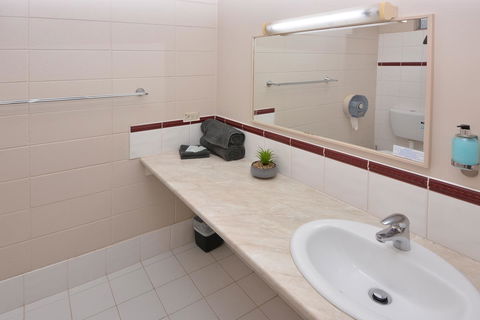 Motel Poinsettia - Accommodation Port Hedland 11