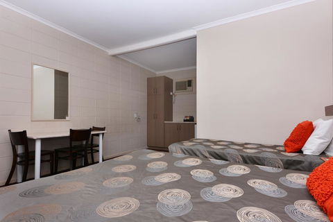 Motel Poinsettia - Accommodation Port Hedland 18