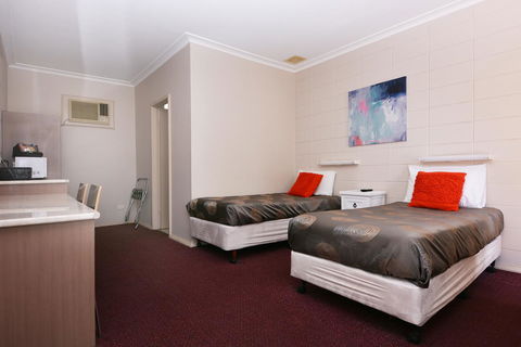 Motel Poinsettia - Accommodation Port Hedland 5