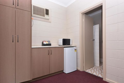 Motel Poinsettia - Accommodation Port Hedland 19