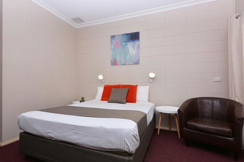 Motel Poinsettia - Accommodation Port Hedland 0