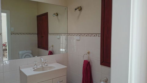 Hilltop Escape - Accommodation Port Hedland 20
