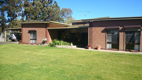 Hilltop Escape - Accommodation Port Hedland 0