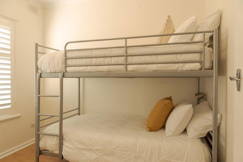 Henley Beach South, Amazing Views, Huge Private Balcony! - Accommodation Port Hedland 8