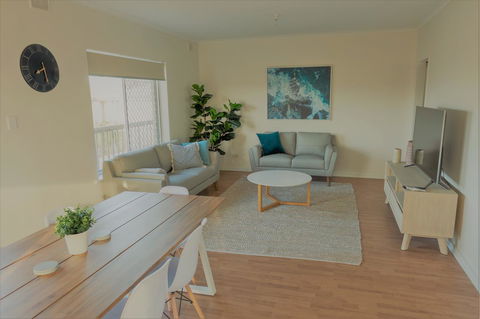 Henley Beach South, Amazing Views, Huge Private Balcony! - Accommodation Port Hedland 5