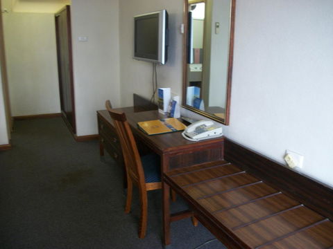 HotelMOTEL Adelaide - Accommodation Port Hedland 9