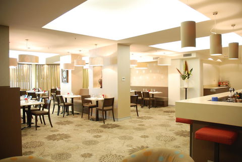 HotelMOTEL Adelaide - Accommodation Port Hedland 10