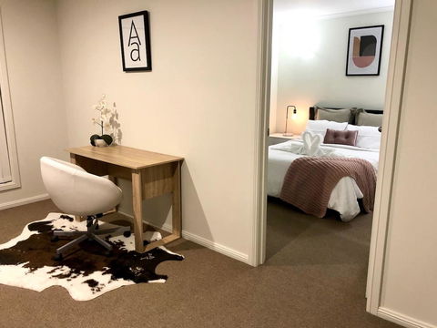 MODERN SPACIOUS 3 BR HOME - NEAR BEACH & AIRPORT - Accommodation Port Hedland 5