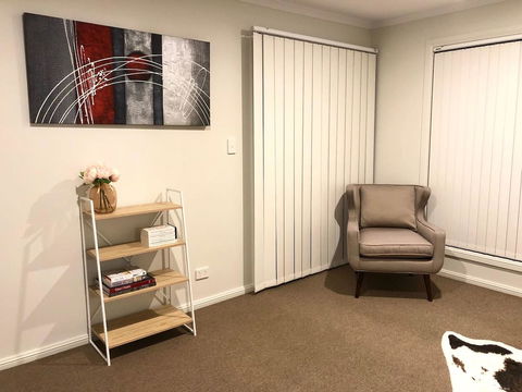 MODERN SPACIOUS 3 BR HOME - NEAR BEACH & AIRPORT - Accommodation Port Hedland 6