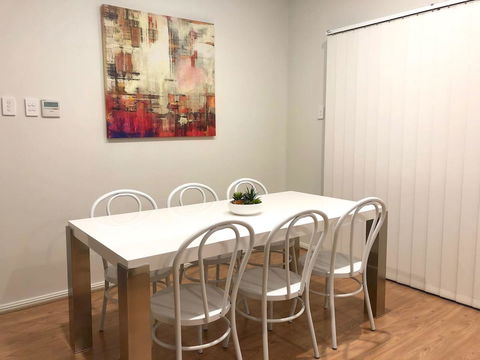 MODERN SPACIOUS 3 BR HOME - NEAR BEACH & AIRPORT - Accommodation Port Hedland 10