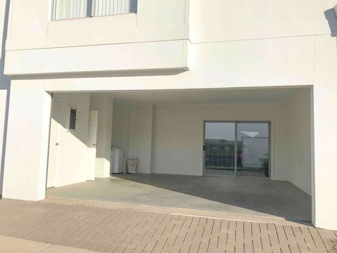 MODERN SPACIOUS 3 BR HOME - NEAR BEACH & AIRPORT - Accommodation Port Hedland 13