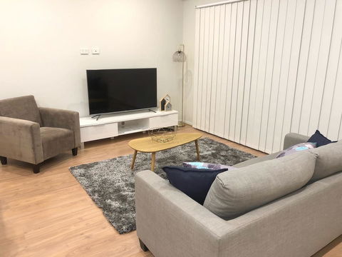 MODERN SPACIOUS 3 BR HOME - NEAR BEACH & AIRPORT - Accommodation Port Hedland 7