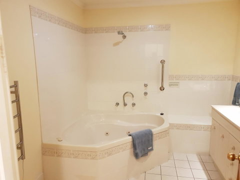 Donnybrook Cottages - Donnybrook - Accommodation Port Hedland 10