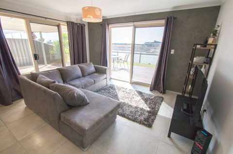 Waterfront On Jefferson, At Wellington Marina, SA - Accommodation Port Hedland 6