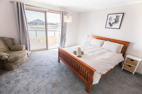 Waterfront On Jefferson, At Wellington Marina, SA - Accommodation Port Hedland 9