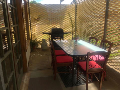 Treasured Memories Cottage - Accommodation Port Hedland 24