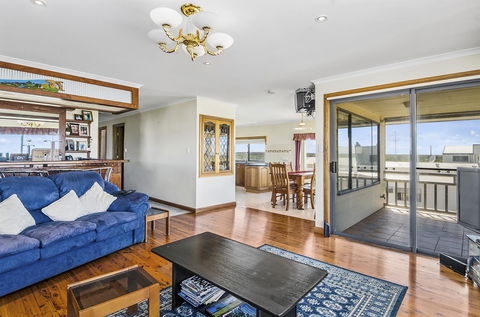 Rocks Retreat House With Sea Views - Accommodation Port Hedland 0