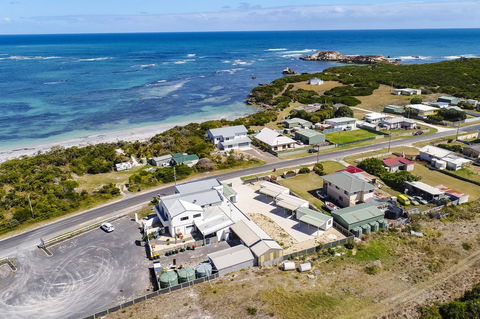 Rocks Retreat House With Sea Views - Accommodation Port Hedland 17