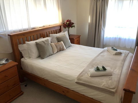 Rocks Retreat House With Sea Views - Accommodation Port Hedland 2