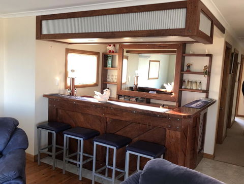 Rocks Retreat House With Sea Views - Accommodation Port Hedland 1