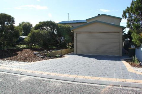 LAS ARENAS - The Sands - BEACH HOUSE - Accommodation Port Hedland 0