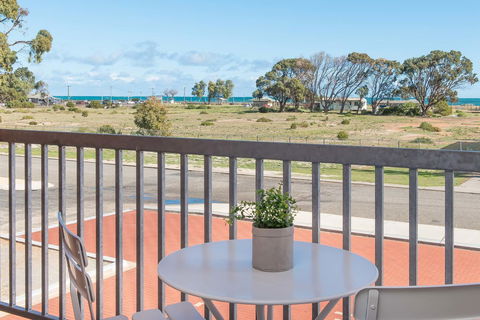 Jurien Bay Motel Apartments - Accommodation Port Hedland 22
