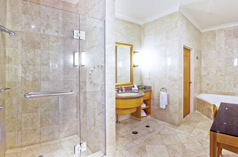 Duxton Hotel Perth - Accommodation Port Hedland 3