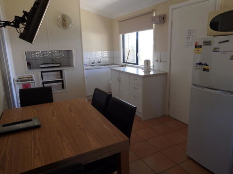Lazy Lobster Holiday Units & Chalets - Accommodation Port Hedland 6
