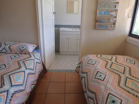 Lazy Lobster Holiday Units & Chalets - Accommodation Port Hedland 2