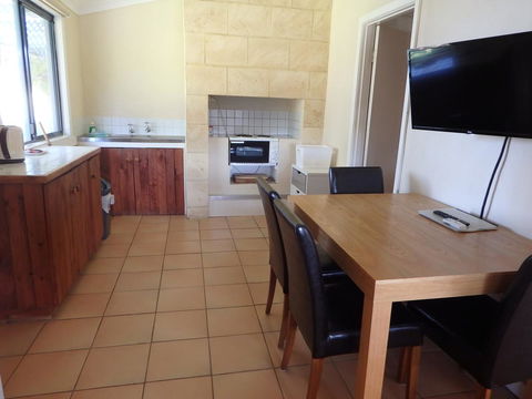 Lazy Lobster Holiday Units & Chalets - Accommodation Port Hedland 4