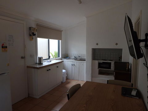Lazy Lobster Holiday Units & Chalets - Accommodation Port Hedland 16