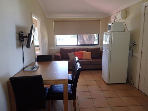 Lazy Lobster Holiday Units & Chalets - Accommodation Port Hedland 3