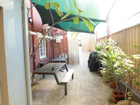 The Emperors Crown Hostel - Accommodation Port Hedland 17