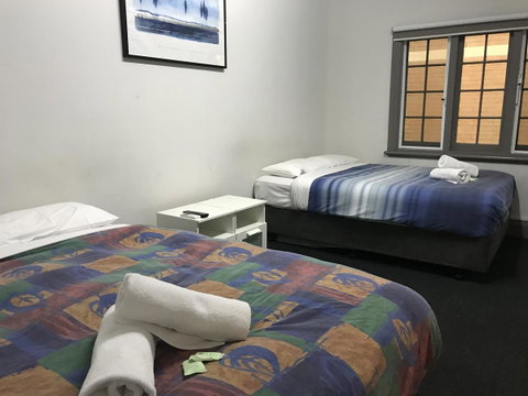 The Emperors Crown Hostel - Accommodation Port Hedland 8