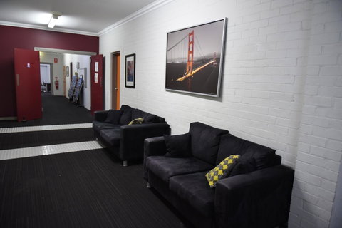 The Emperors Crown Hostel - Accommodation Port Hedland 9