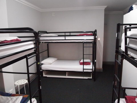 The Emperors Crown Hostel - Accommodation Port Hedland 11
