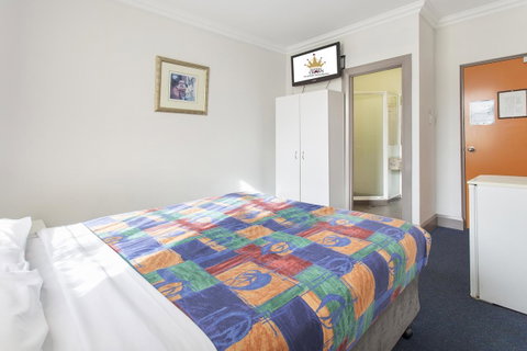 The Emperors Crown Hostel - Accommodation Port Hedland 23