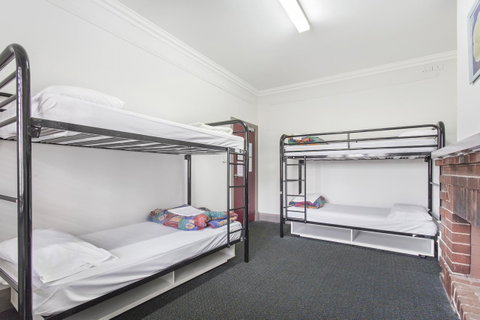 The Emperors Crown Hostel - Accommodation Port Hedland 7