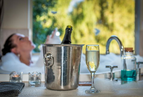 Chimes Spa Retreat - Accommodation Port Hedland 16