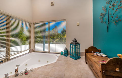 Chimes Spa Retreat - Accommodation Port Hedland 9