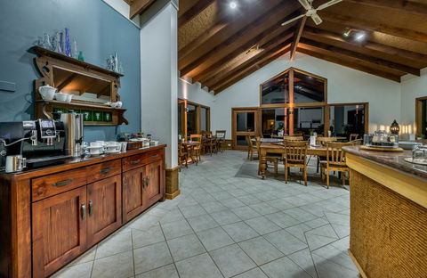 Chimes Spa Retreat - Accommodation Port Hedland 5