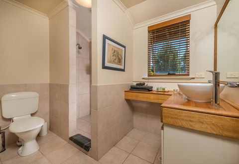 Chimes Spa Retreat - Accommodation Port Hedland 18