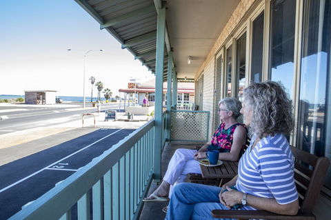 Shark Bay Seafront Apartments - Accommodation Port Hedland 19