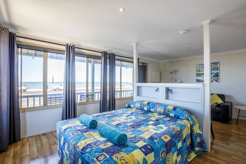 Shark Bay Seafront Apartments - Accommodation Port Hedland 16