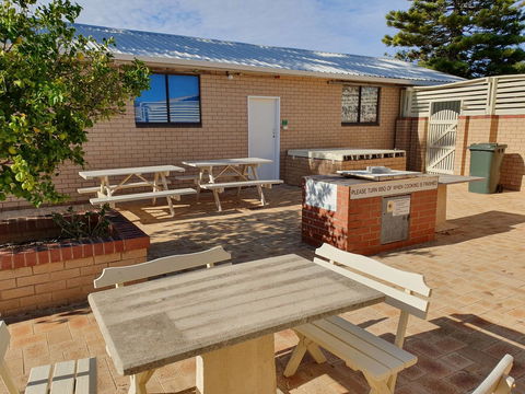 Ocean Beach Chalet 18 - Accommodation Port Hedland 11