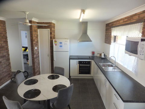 Ocean Beach Chalet 18 - Accommodation Port Hedland 17