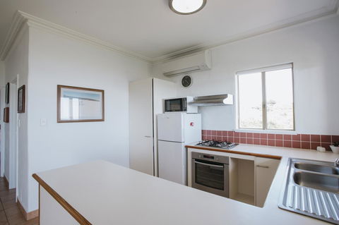 Canal Rocks Beachfront Apartments - Accommodation Port Hedland 10