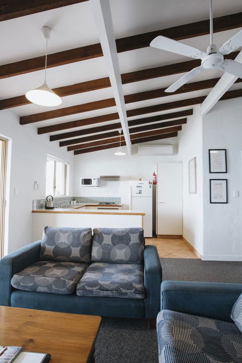 Canal Rocks Beachfront Apartments - Accommodation Port Hedland 4