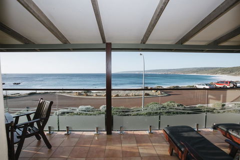 Canal Rocks Beachfront Apartments - Accommodation Port Hedland 0