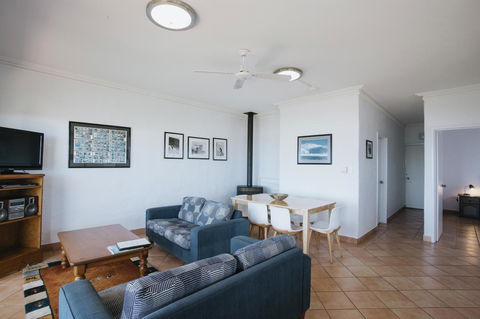 Canal Rocks Beachfront Apartments - Accommodation Port Hedland 9